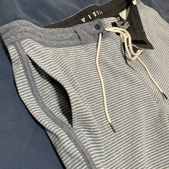 Vissla shorts ( never worn) - Picture 3 of 4